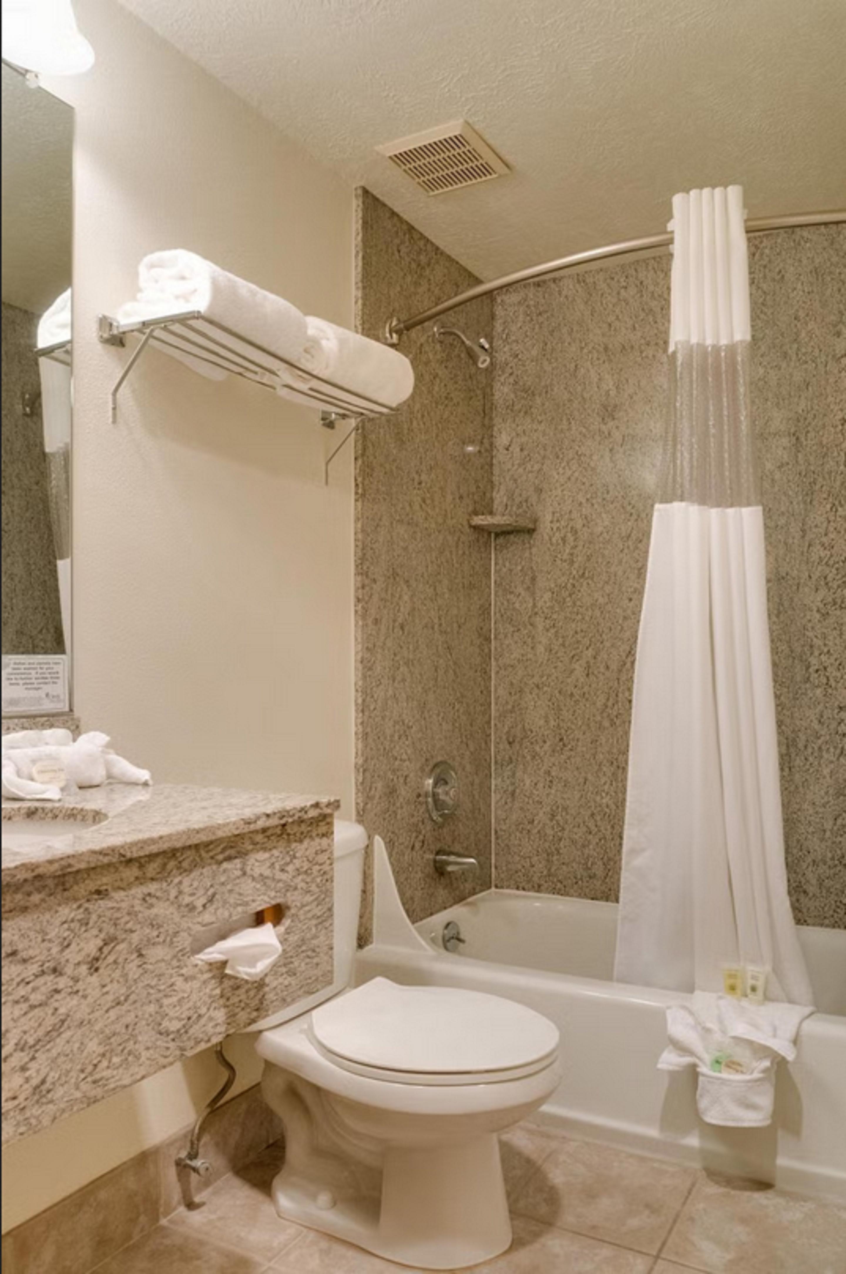 Promenade Inn & Suites Oceanfront Сийсайд Екстериор снимка