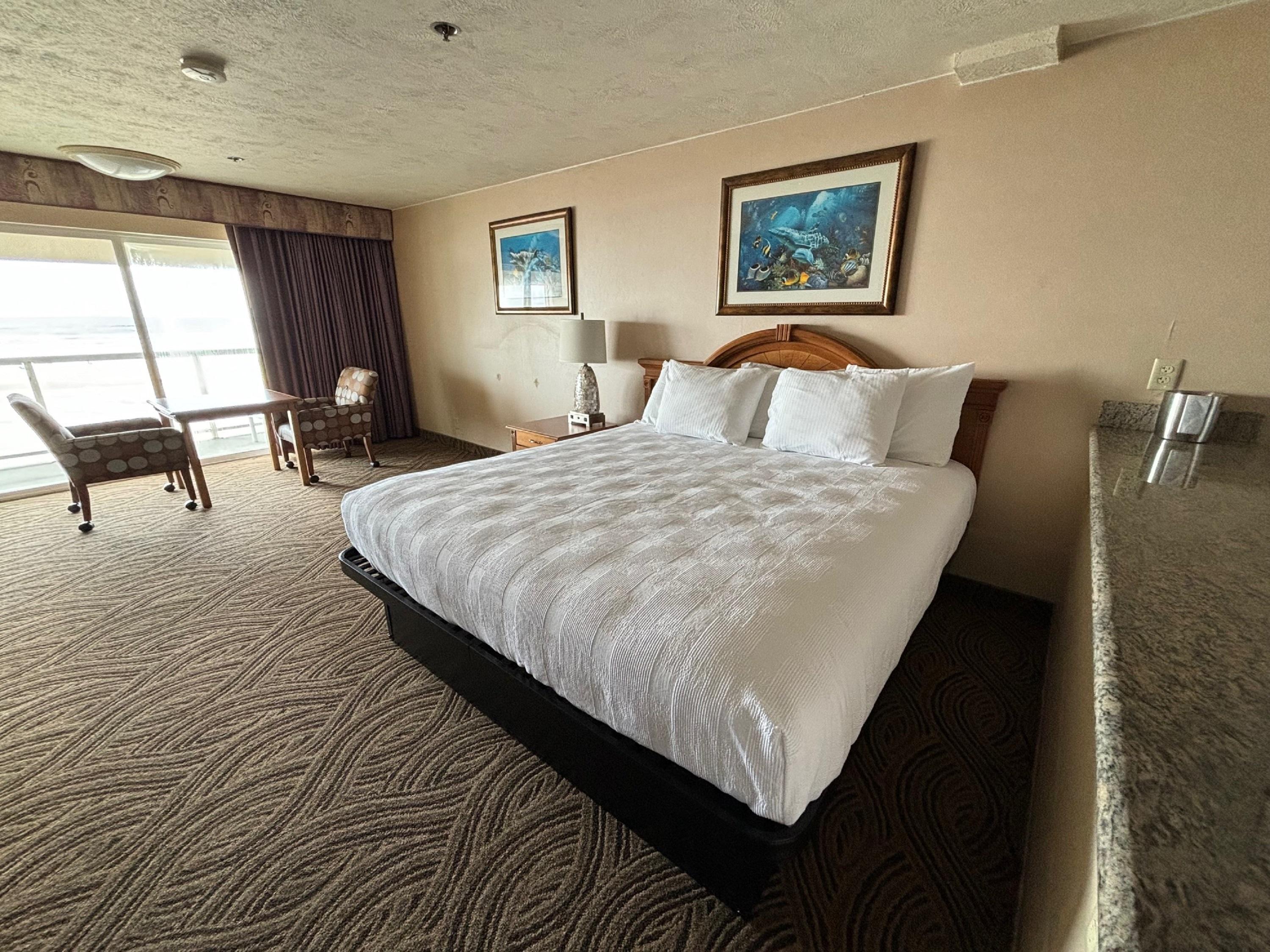 Promenade Inn & Suites Oceanfront Сийсайд Екстериор снимка