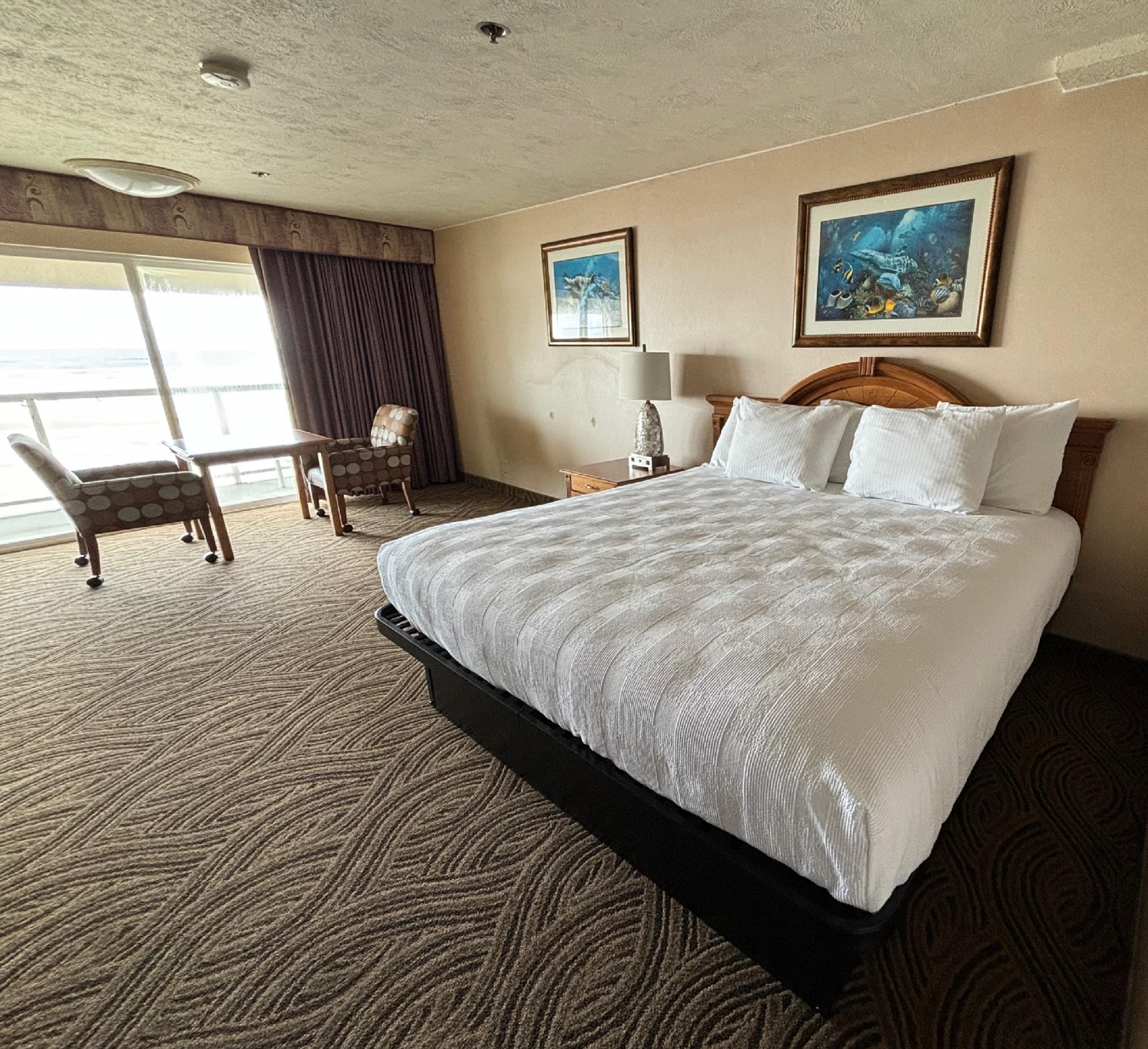 Promenade Inn & Suites Oceanfront Сийсайд Екстериор снимка