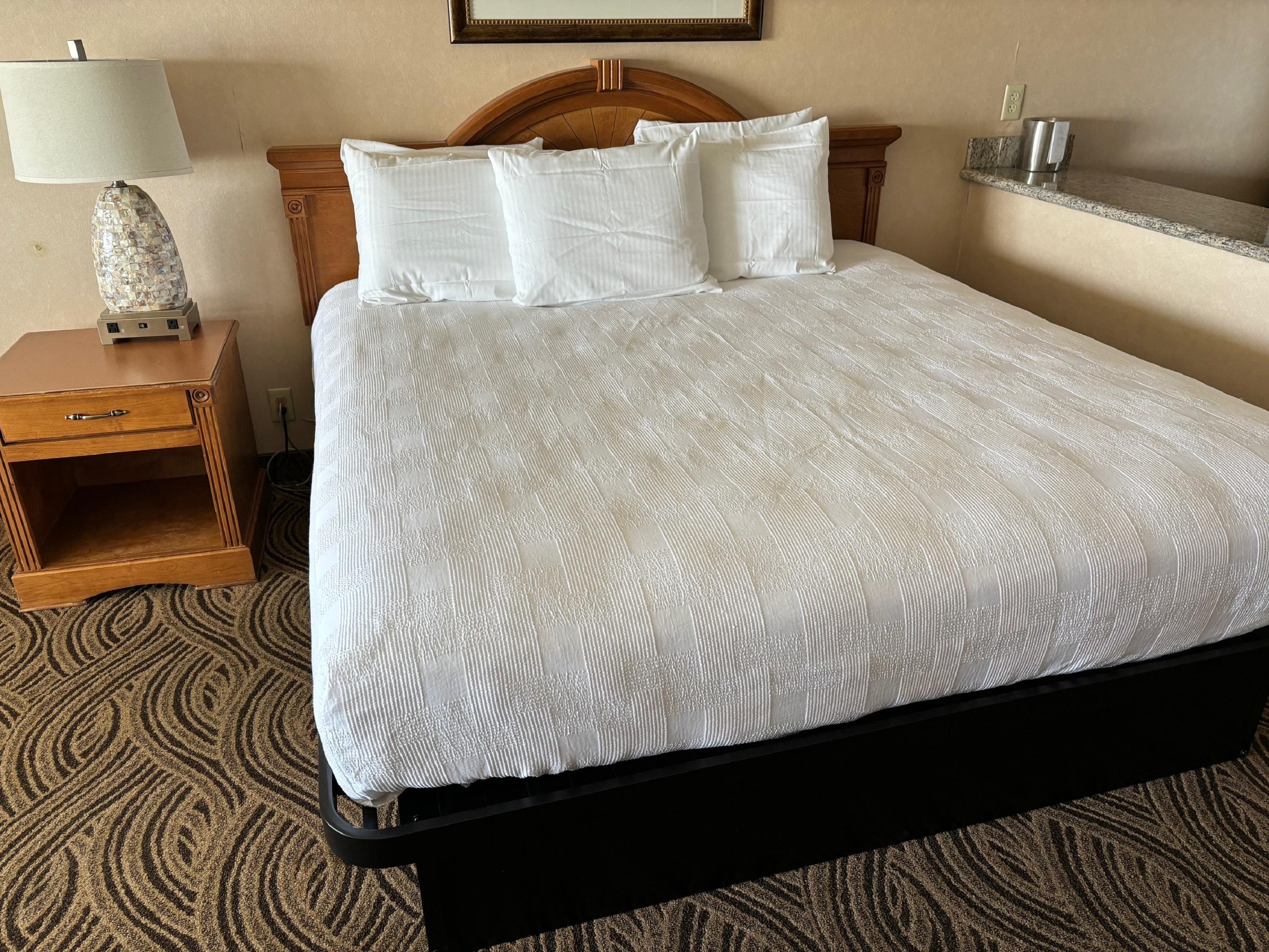 Promenade Inn & Suites Oceanfront Сийсайд Екстериор снимка