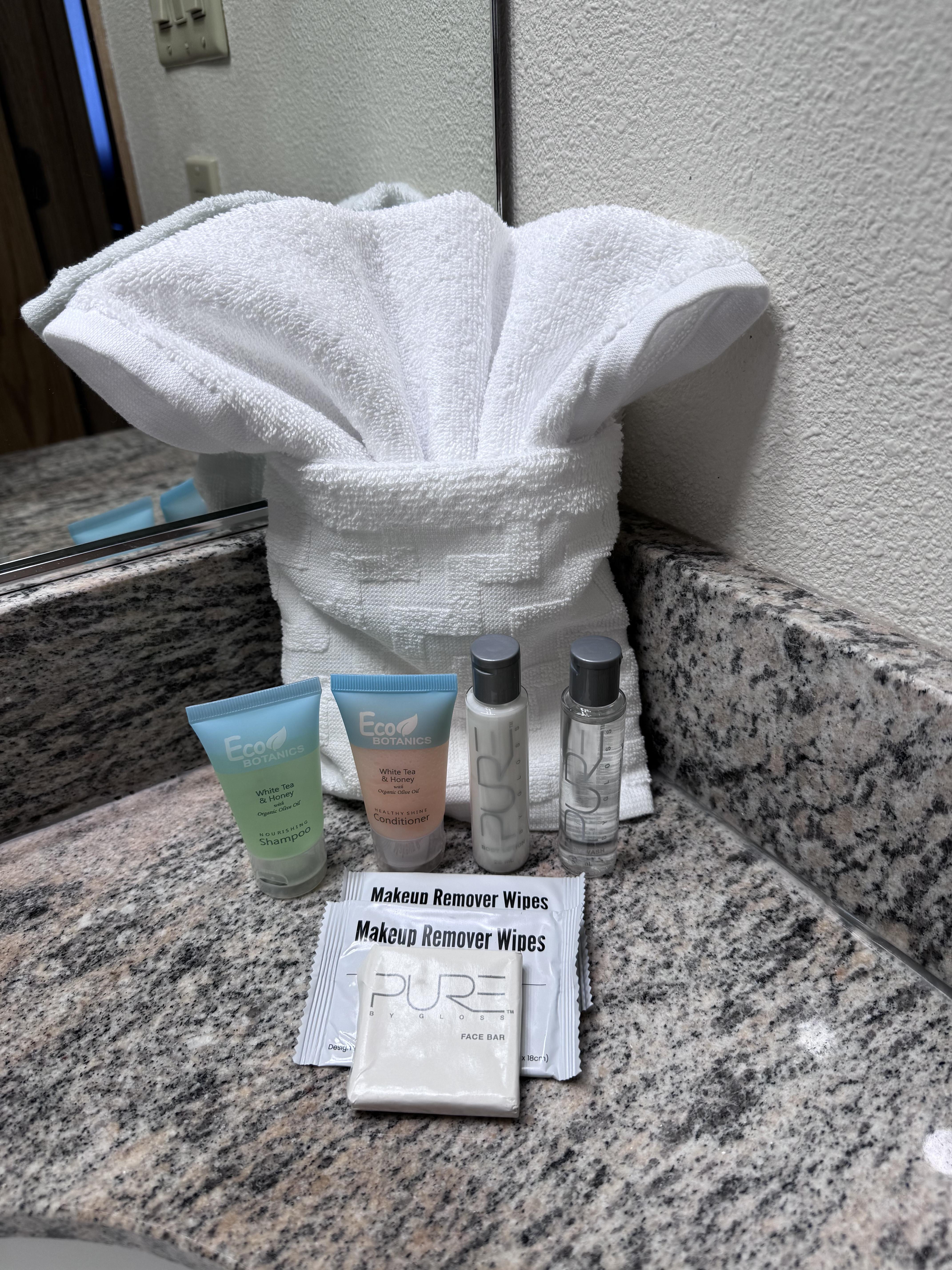 Promenade Inn & Suites Oceanfront Сийсайд Екстериор снимка