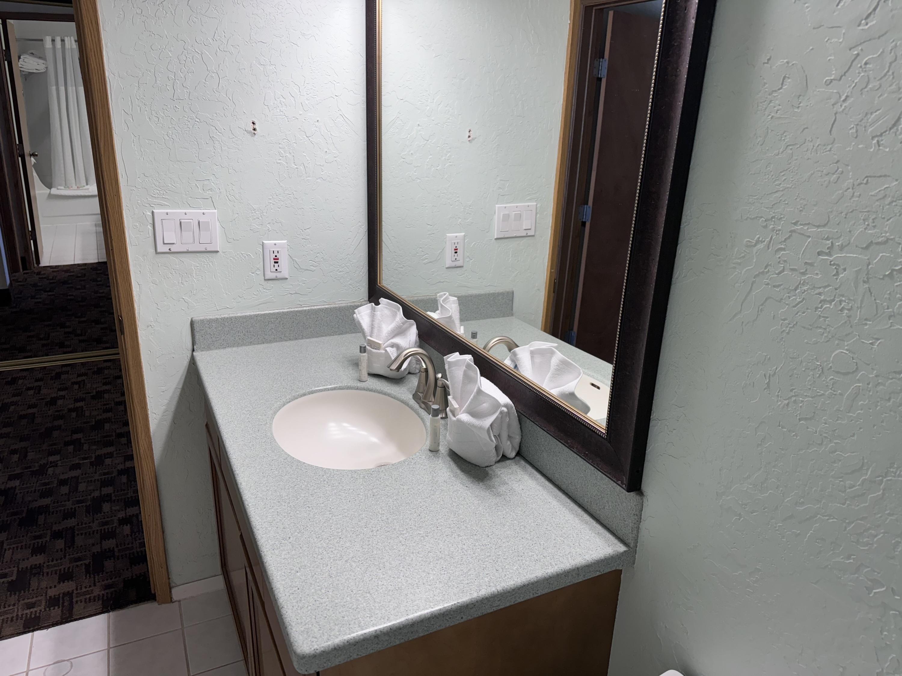 Promenade Inn & Suites Oceanfront Сийсайд Екстериор снимка