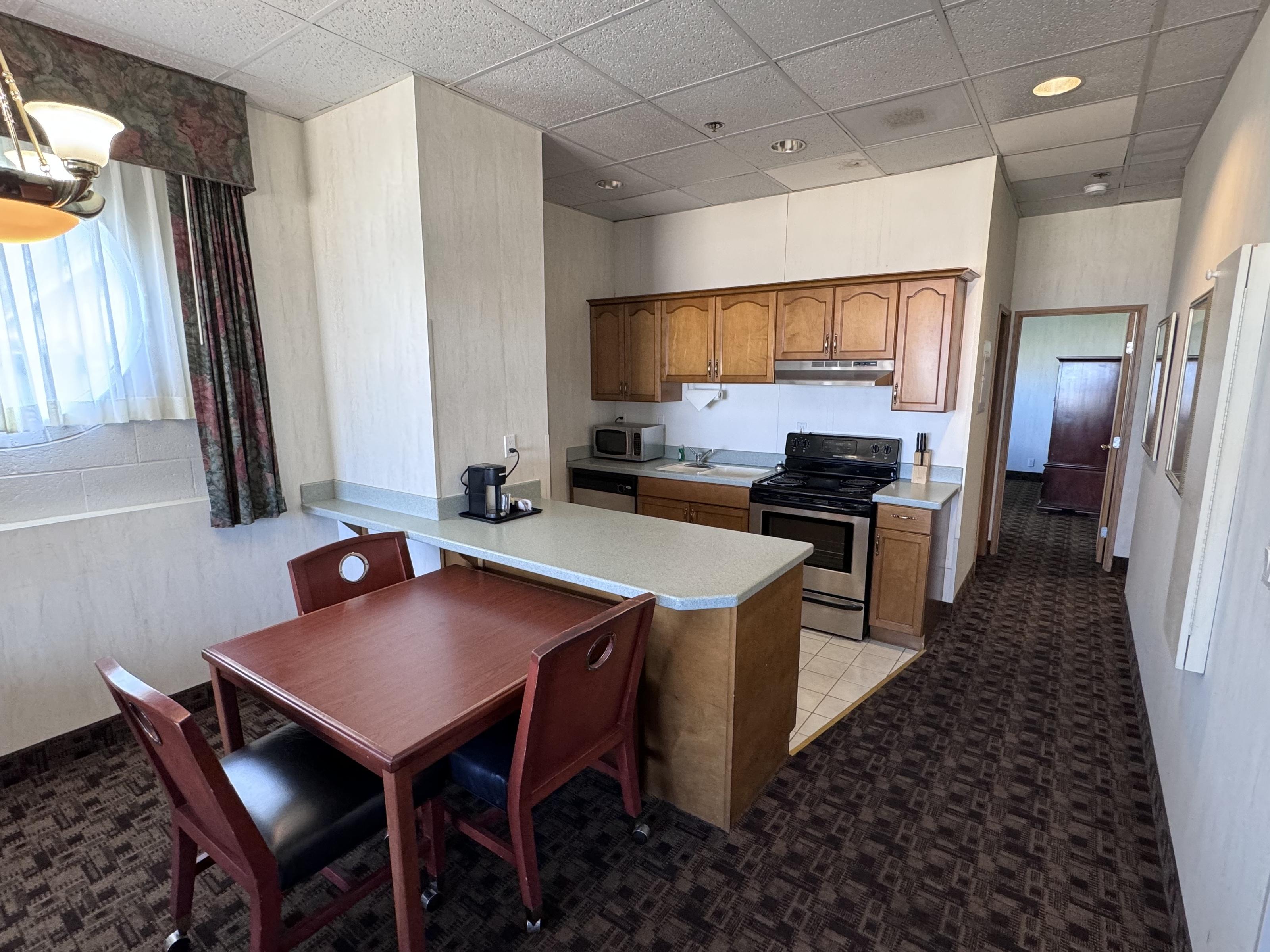 Promenade Inn & Suites Oceanfront Сийсайд Екстериор снимка