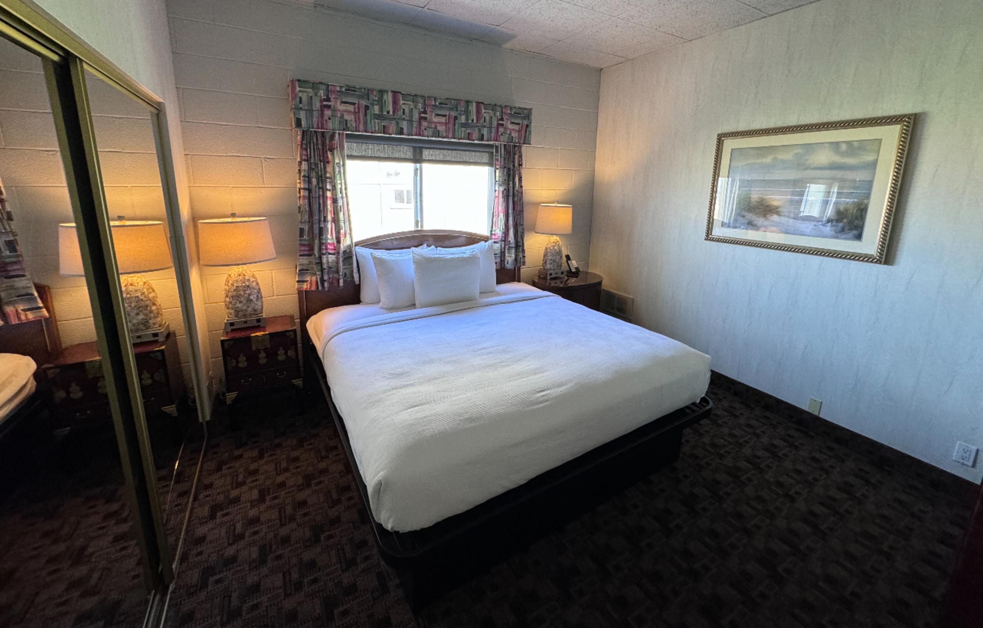 Promenade Inn & Suites Oceanfront Сийсайд Екстериор снимка