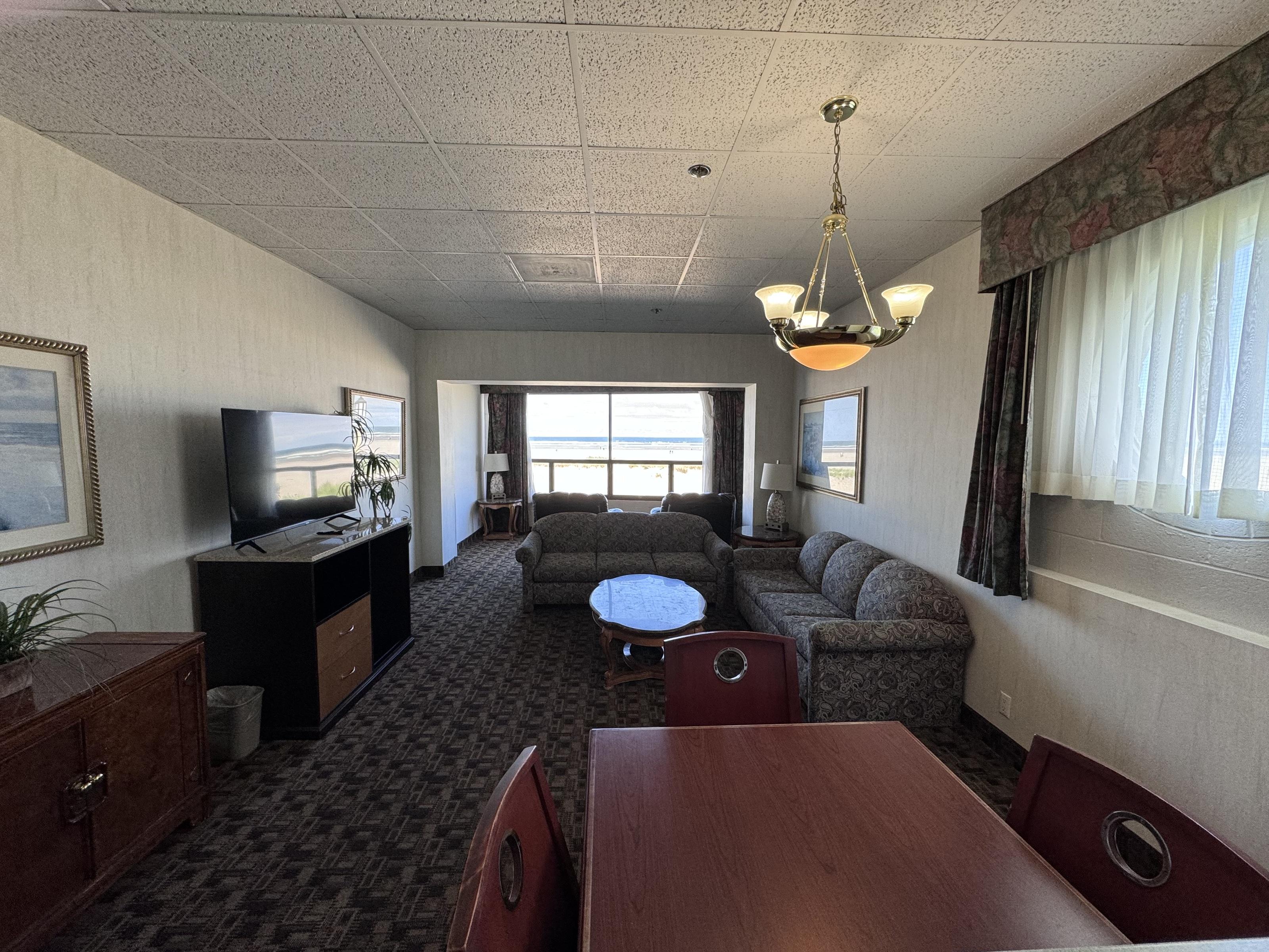 Promenade Inn & Suites Oceanfront Сийсайд Екстериор снимка