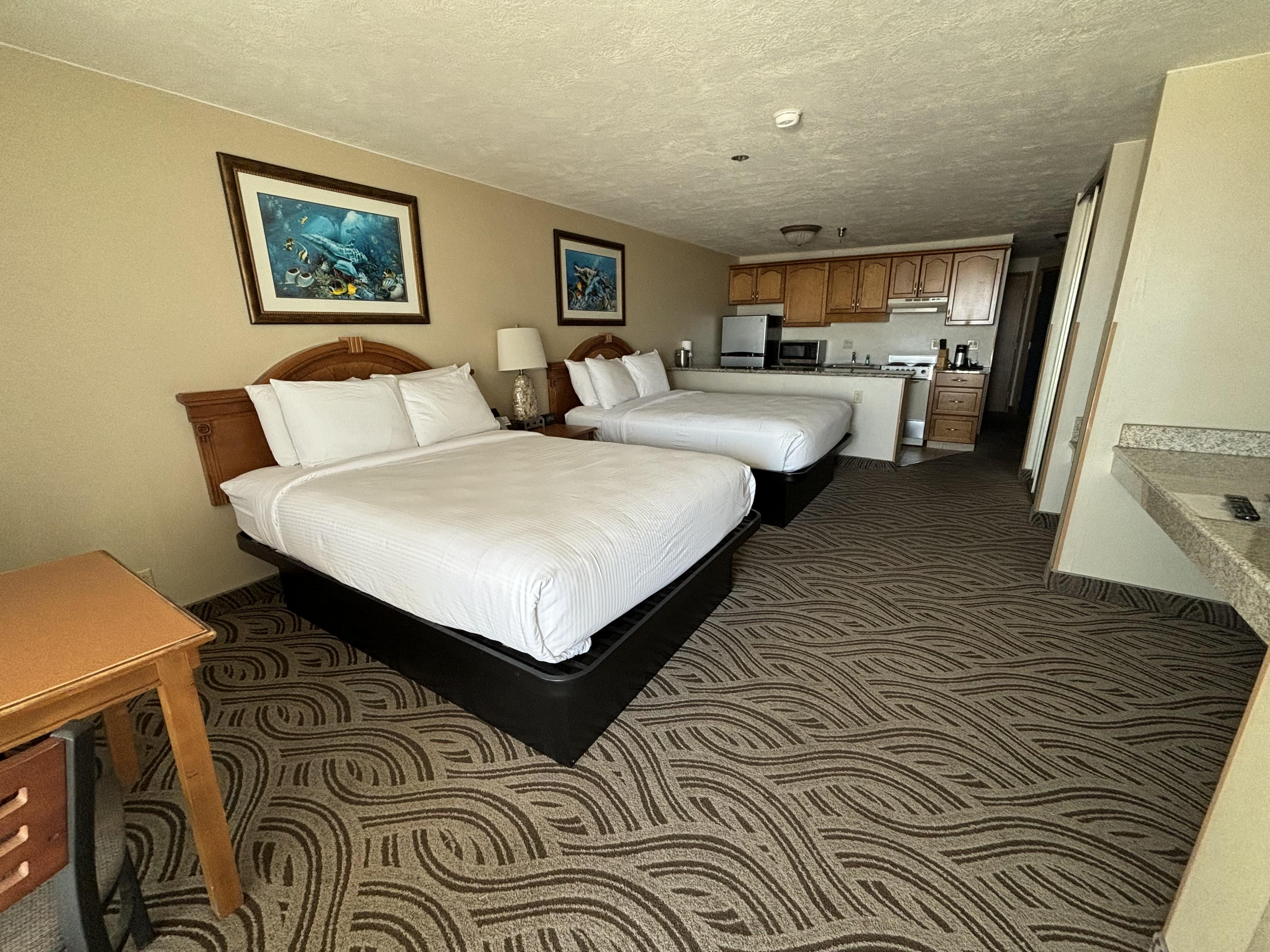 Promenade Inn & Suites Oceanfront Сийсайд Екстериор снимка