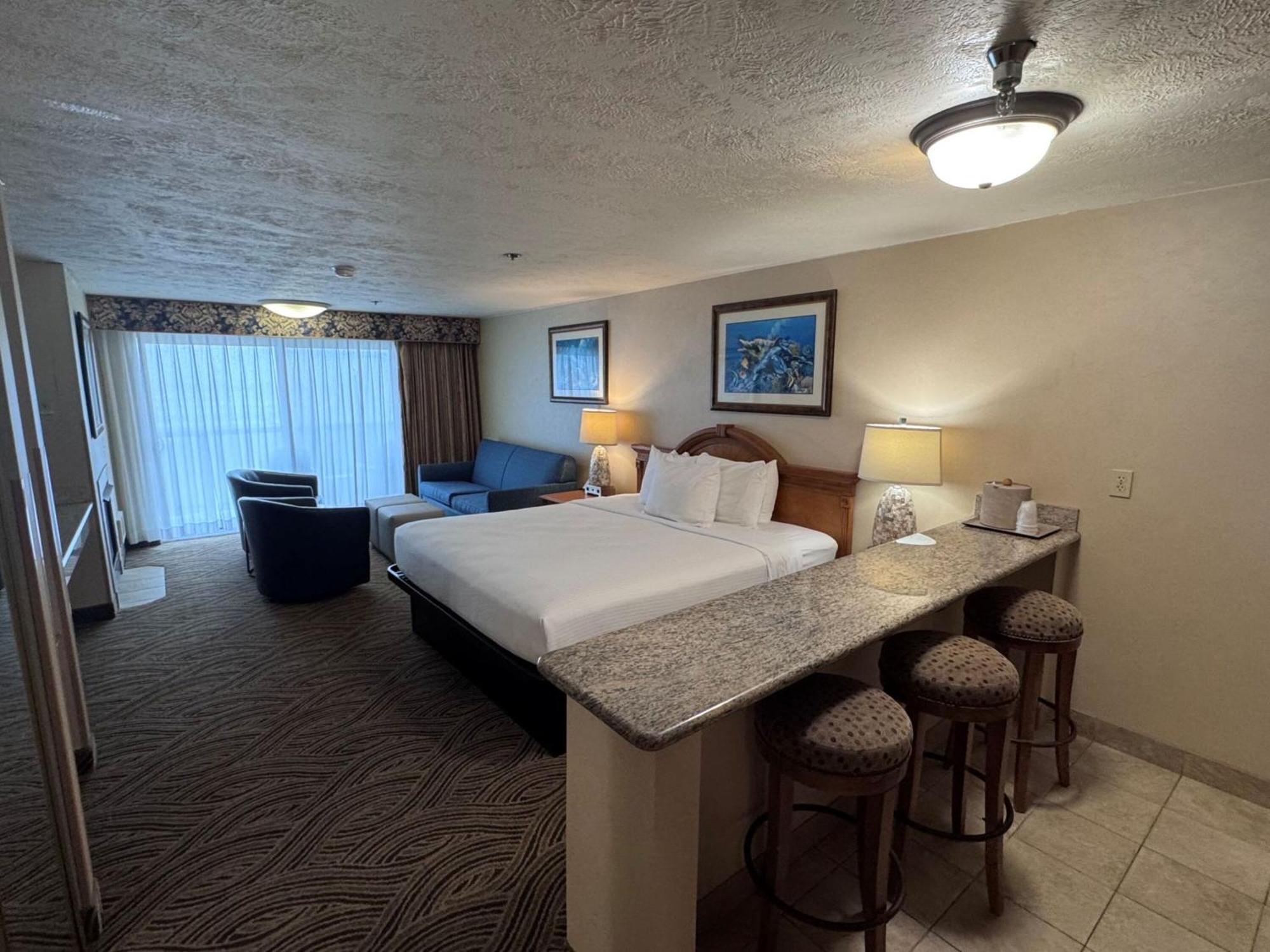 Promenade Inn & Suites Oceanfront Сийсайд Екстериор снимка