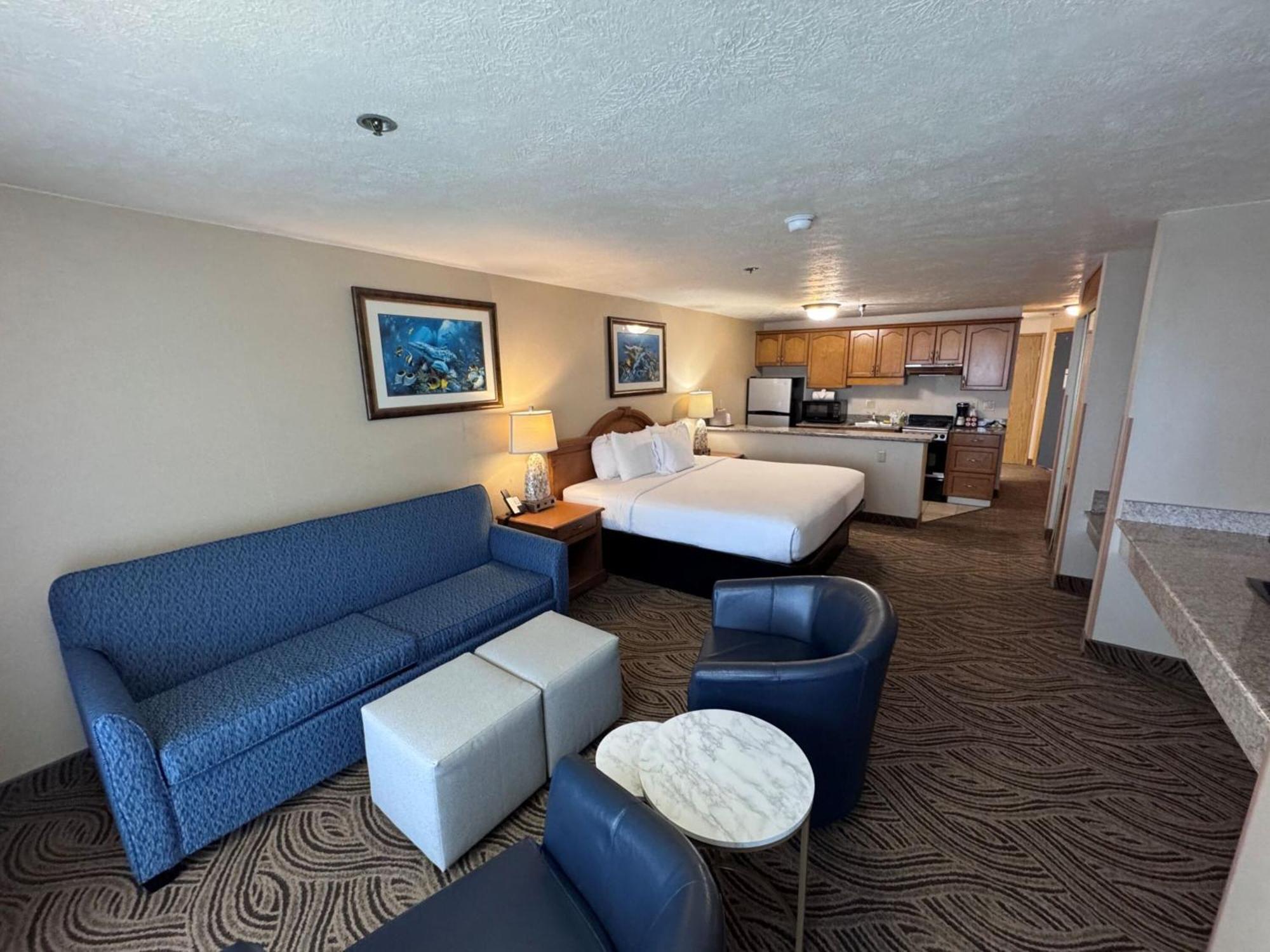 Promenade Inn & Suites Oceanfront Сийсайд Екстериор снимка