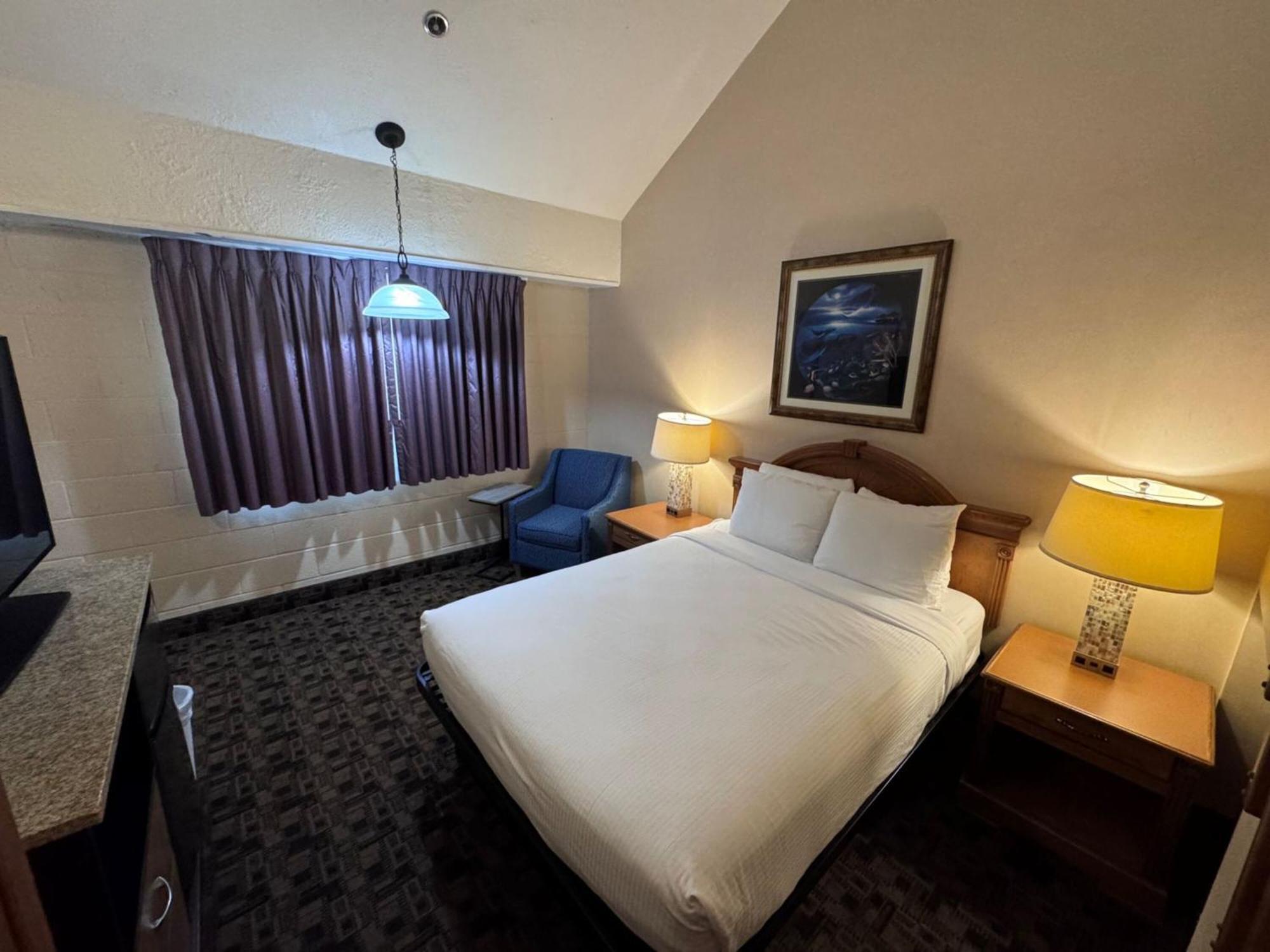 Promenade Inn & Suites Oceanfront Сийсайд Екстериор снимка